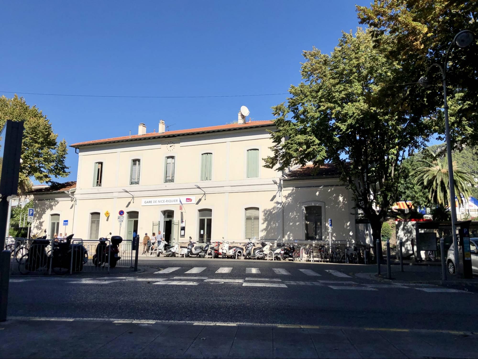 Gare Nice-Riquier dans le quartier Nice Est, une opportunité pour les professionnels de santé.